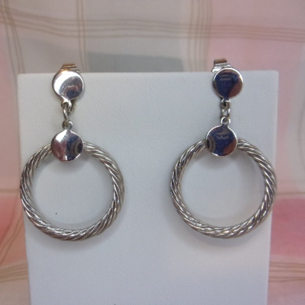Mod Style Silver Tone Rope Twist Hoop Dangle Clip Earrings